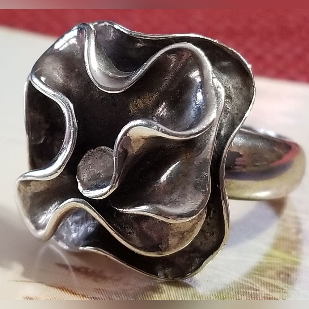 Silpada Sterling Silver Flower Ring